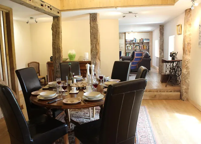 Les Rossignols 度假居 Chassenon