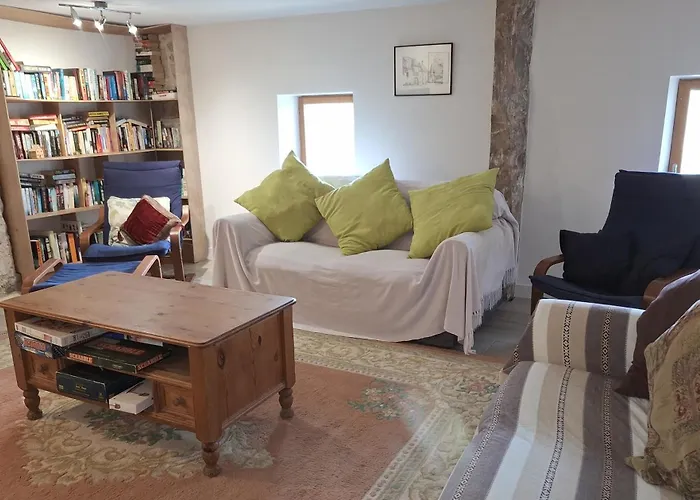 Les Rossignols 度假居 Chassenon